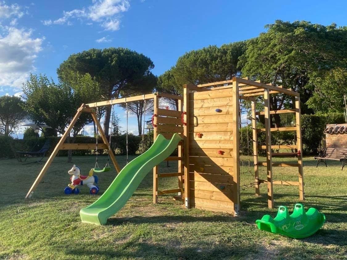 Gorgeous 2-Storey Villa With A Large Private Pool Todi Exterior foto